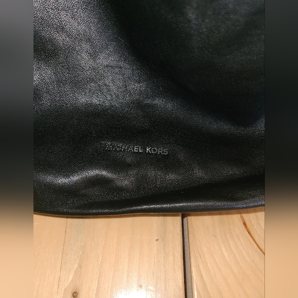 Authentic Michael kors bag - Picture 2 of 7